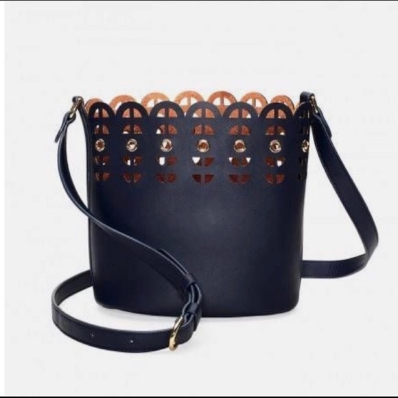 Stella & Dot Marin Bucket Crossbody Bag - Picture 15 of 16